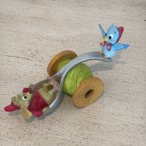 DISNEY CINDERELLA JAQ AND BLUE BIRD SPOON SEE SAW ON A SPOOL REEL OF THREAD - Picture 2 of 3